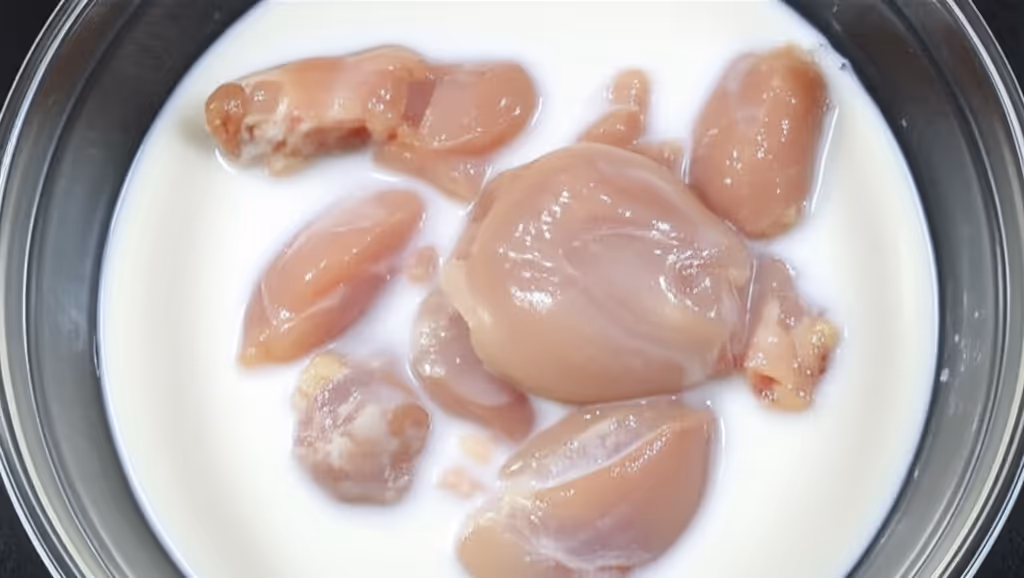 우유에 담근 닭고기